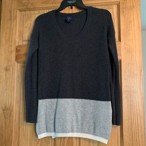 Gap sweater